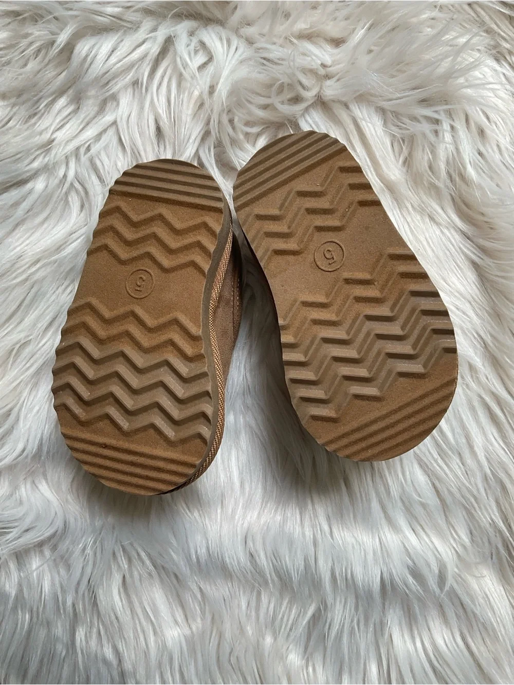 Cat jack Kids Cozy Faux-Shearling Slip-On Slippers in Brown